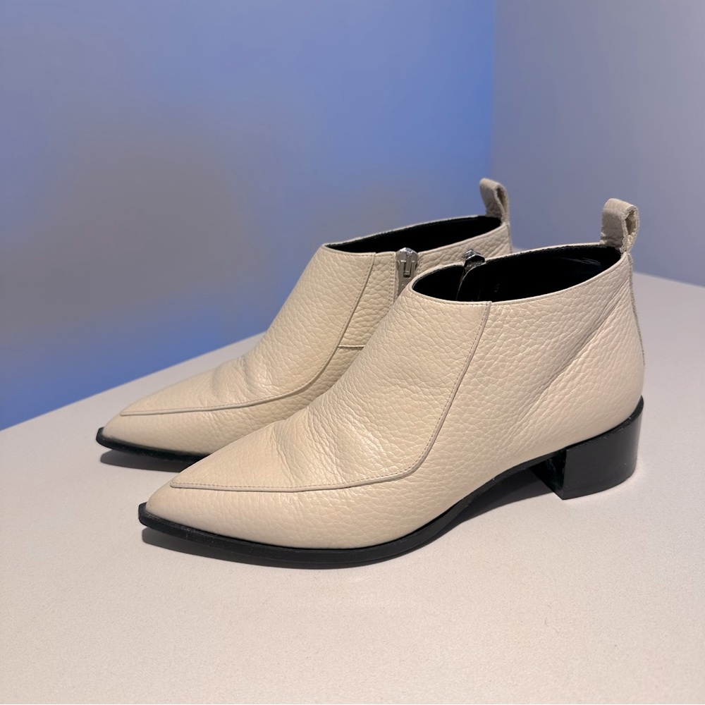 Everlane boss bootie in bone